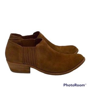 🦄 Steve Madden Booties, Size 7